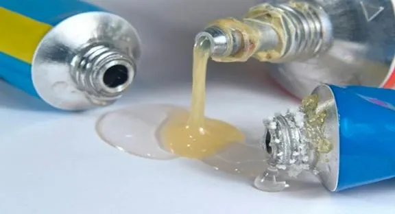 سوراخ شدن منبع آب پلاستیکی